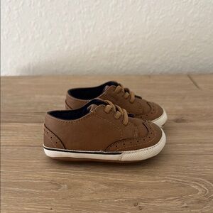 Brown Crib Shoes SIZE 6-12 MONTHs